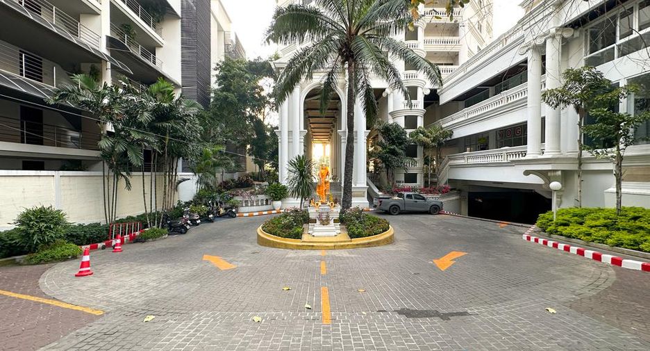 For sale 3 bedrooms condo in Bang Lamung, Chonburi
