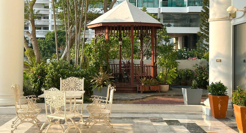 For sale 3 bedrooms condo in Bang Lamung, Chonburi