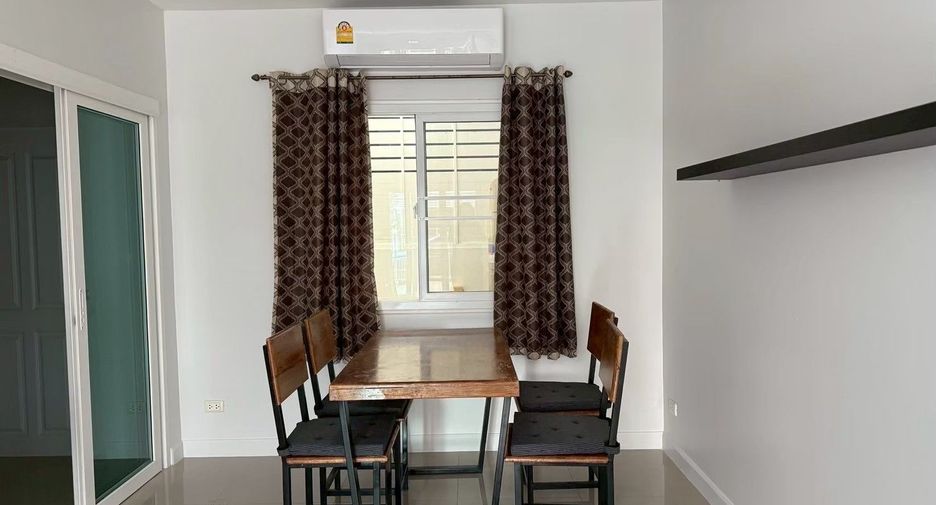 For sale 2 bedrooms townhouse in Mueang Chiang Mai, Chiang Mai