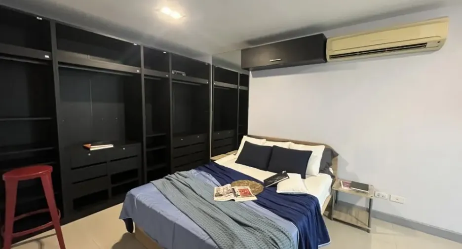 For rent 3 bedrooms condo in Watthana, Bangkok