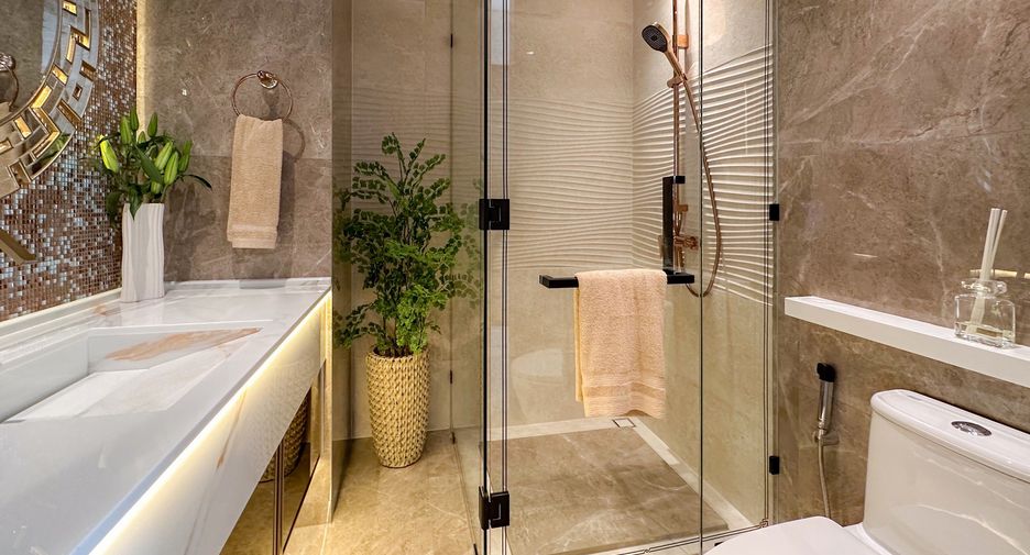 For sale 3 bedrooms condo in Bang Lamung, Chonburi
