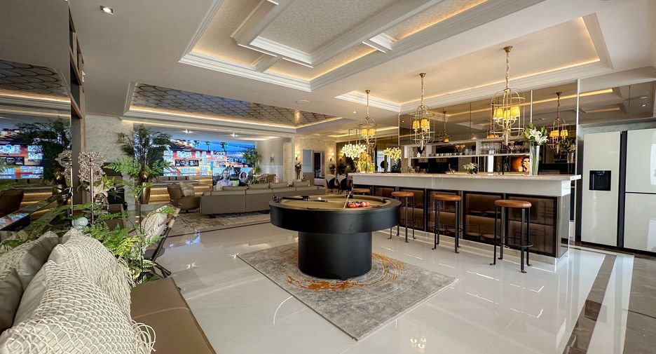 For sale 3 bedrooms condo in Bang Lamung, Chonburi