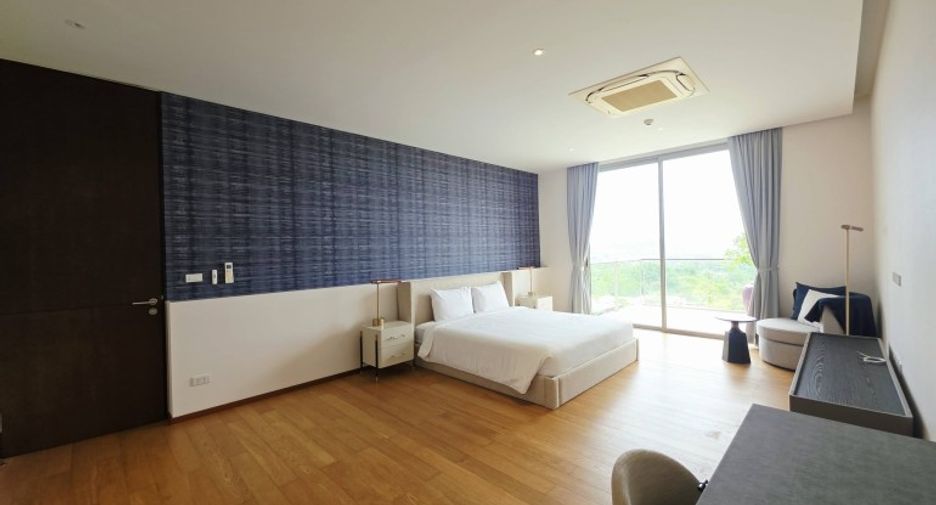 For sale 3 bedrooms condo in Bang Saray, Pattaya