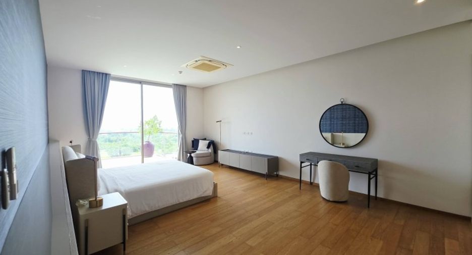 For sale 3 bedrooms condo in Bang Saray, Pattaya
