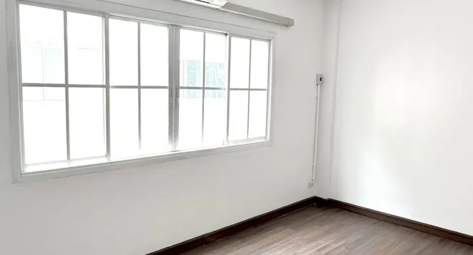For rent 7 bedrooms townhouse in Pak Kret, Nonthaburi