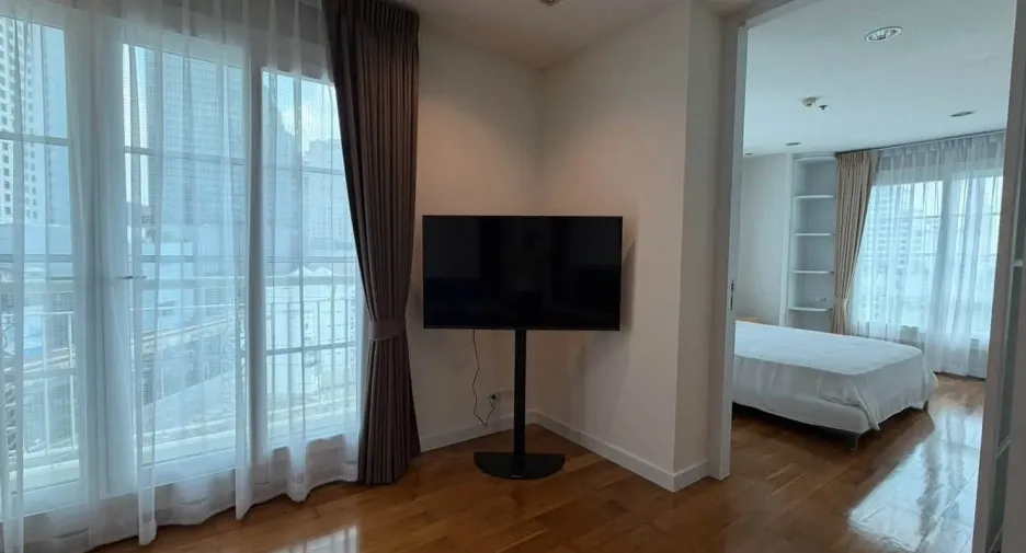 For rent 2 bedrooms condo in Khlong Toei, Bangkok