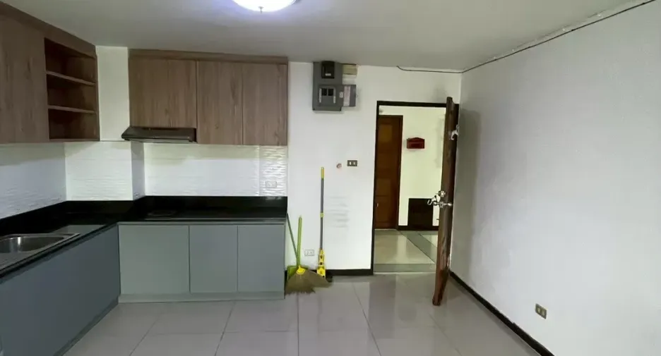 À vendre et à louer 2 chambres condo à Wang Thonglang, Bangkok