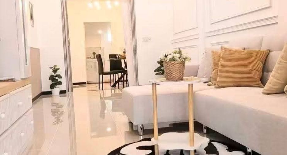 For sale 4 bedrooms townhouse in Bang Lamung, Chonburi