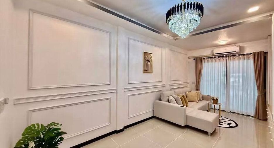 For sale 4 bedrooms townhouse in Bang Lamung, Chonburi
