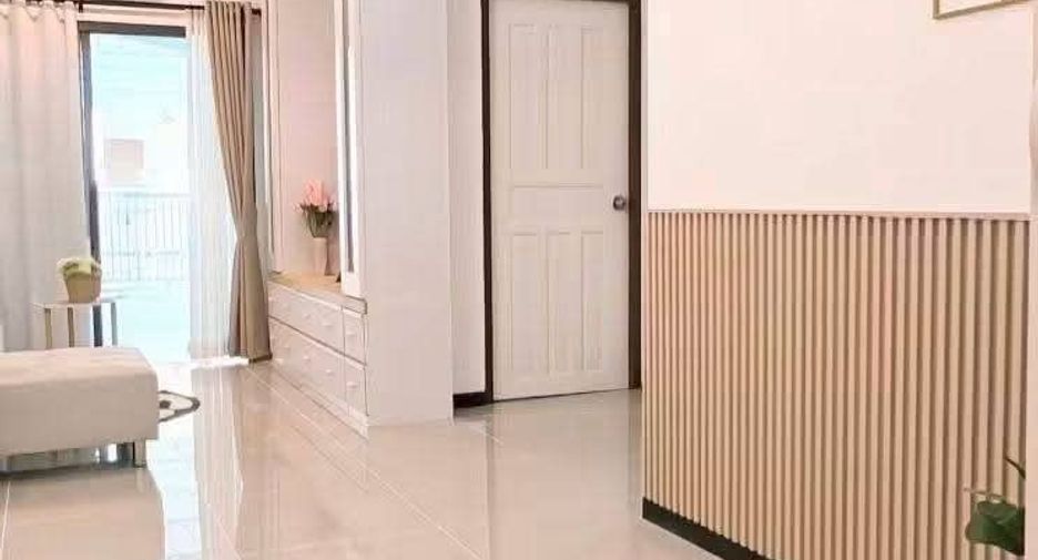 For sale 4 bedrooms townhouse in Bang Lamung, Chonburi