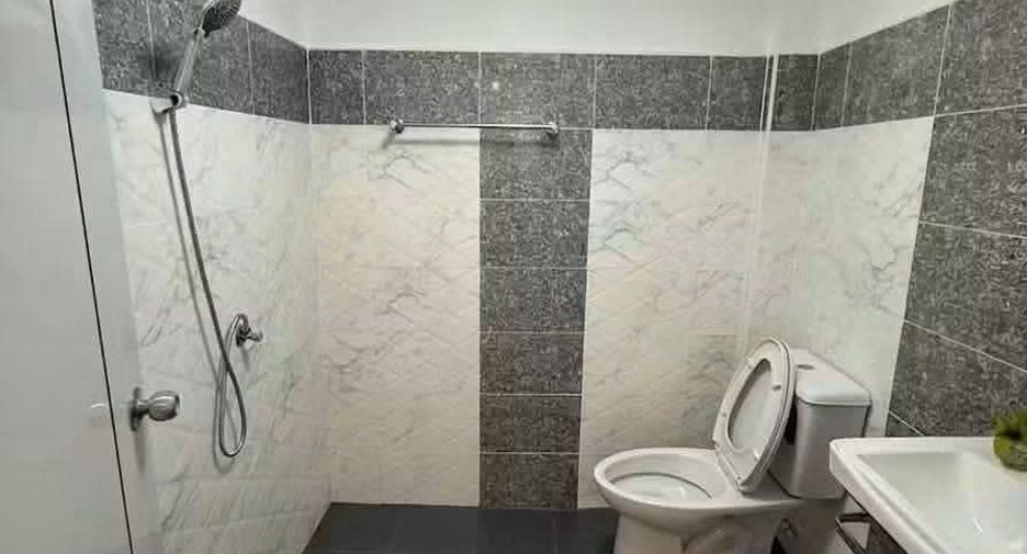For sale 4 bedrooms townhouse in Bang Lamung, Chonburi