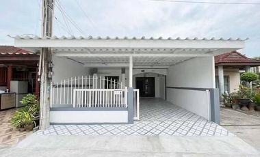 For sale 4 bedrooms townhouse in Bang Lamung, Chonburi