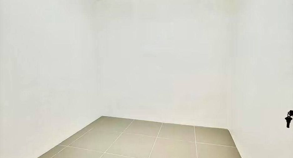 For sale 4 bedrooms townhouse in Bang Lamung, Chonburi