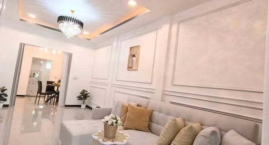 For sale 4 bedrooms townhouse in Bang Lamung, Chonburi