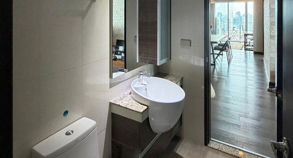 À vendre 2 chambres condo à Khlong Toei, Bangkok