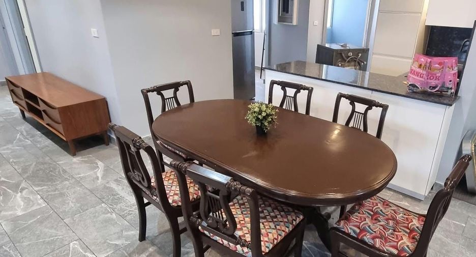 For rent 3 bedrooms condo in Watthana, Bangkok
