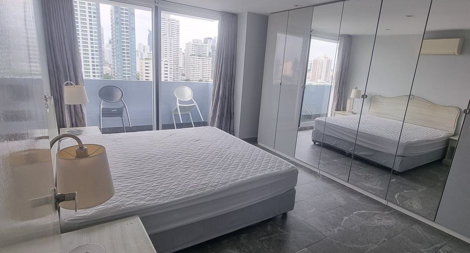 For rent 3 bedrooms condo in Watthana, Bangkok