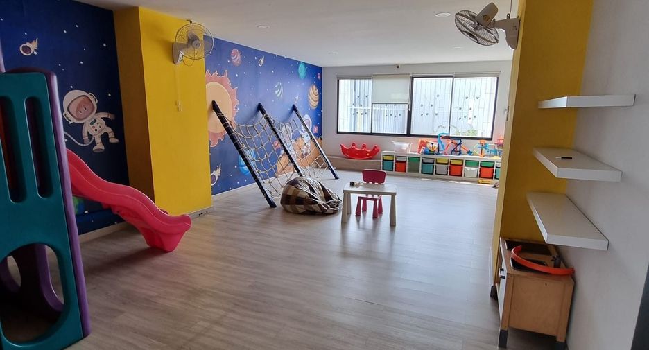 For rent 3 bedrooms condo in Watthana, Bangkok
