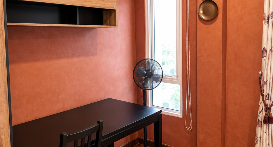 For rent 4 bedrooms townhouse in Phra Khanong, Bangkok
