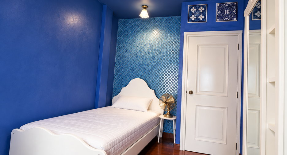 For rent 4 bedrooms townhouse in Phra Khanong, Bangkok