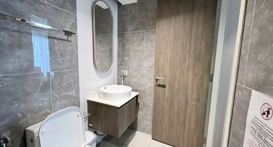 For rent studio condo in Huai Khwang, Bangkok