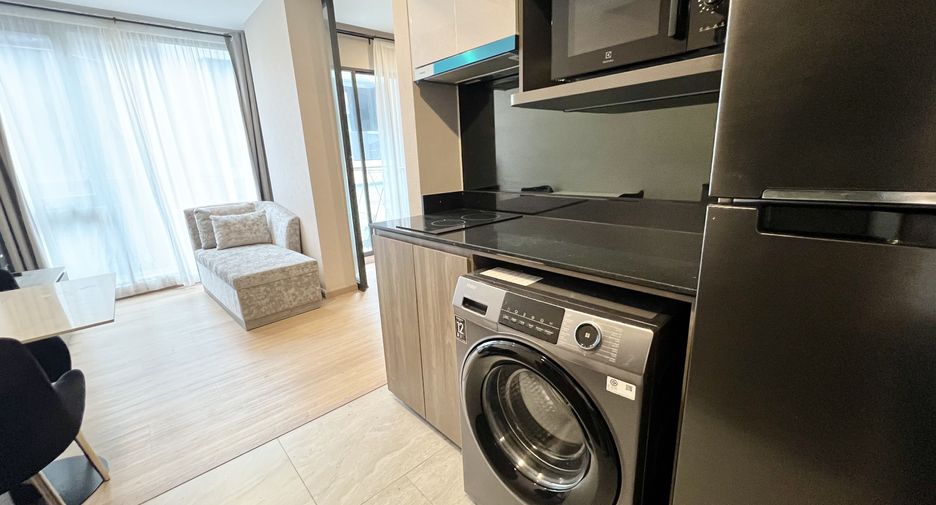 For rent studio condo in Huai Khwang, Bangkok