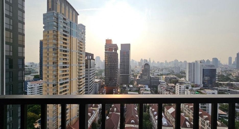 For rent 2 bedrooms condo in Watthana, Bangkok
