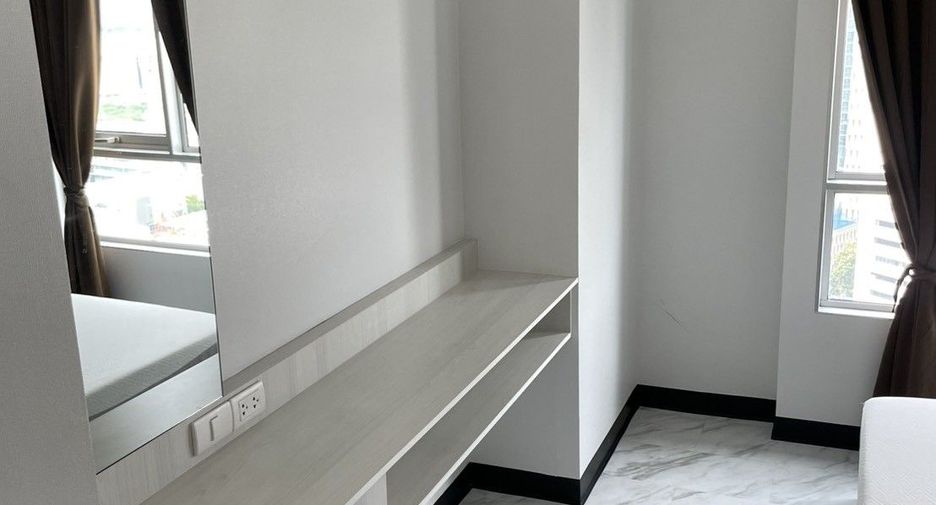 Condo en venta de 2 habitaciones en Huai Khwang, Bangkok