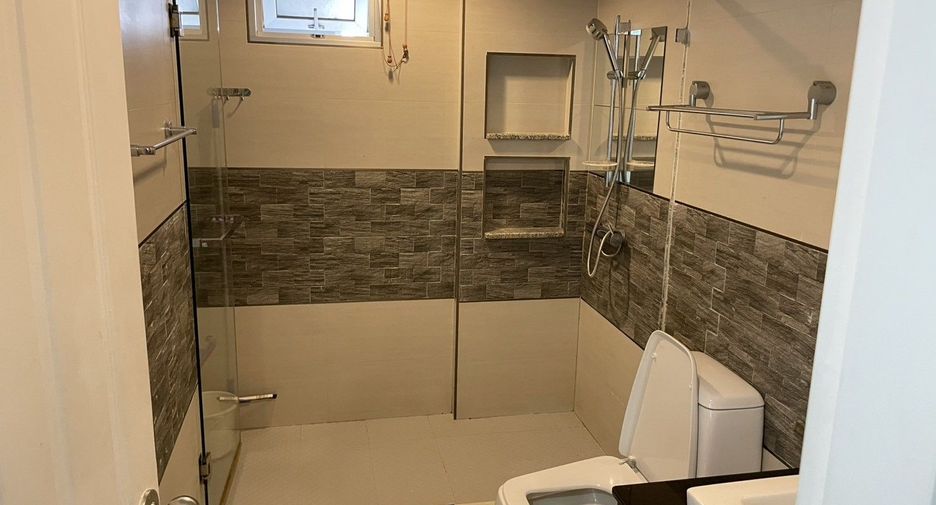 Condo en venta de 2 habitaciones en Huai Khwang, Bangkok