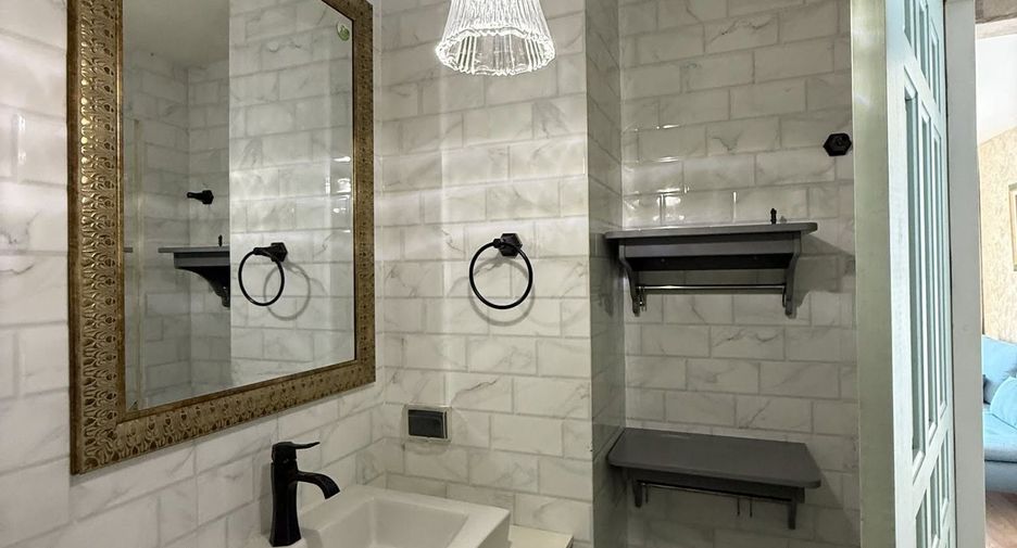 For rent 1 bed condo in Watthana, Bangkok
