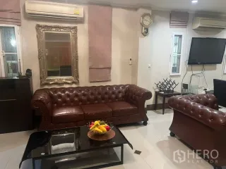 Haus zur Miete mit 5 Zimmer in Pak Kret, Nonthaburi