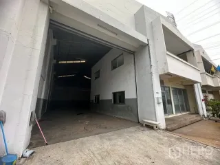 For rent warehouse in Khlong Luang, Pathum Thani