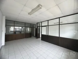 For rent warehouse in Khlong Luang, Pathum Thani