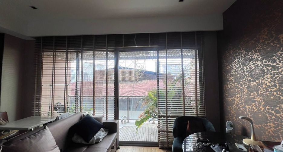For sale 2 bedrooms condo in Yan Nawa, Bangkok