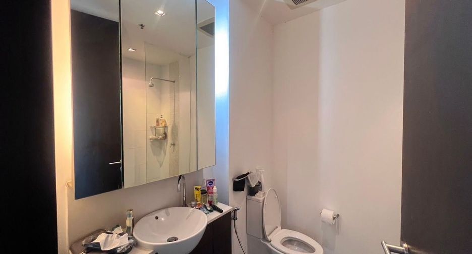For sale 2 bedrooms condo in Yan Nawa, Bangkok