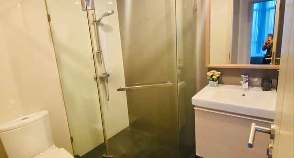 Продажа 2 спальни кондо в Щаттхана, Бангкок