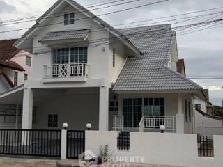 Haus zum Kauf mit 3 Zimmer in Si Racha, Chonburi