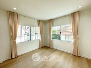 Haus zum Kauf mit 3 Zimmer in Si Racha, Chonburi