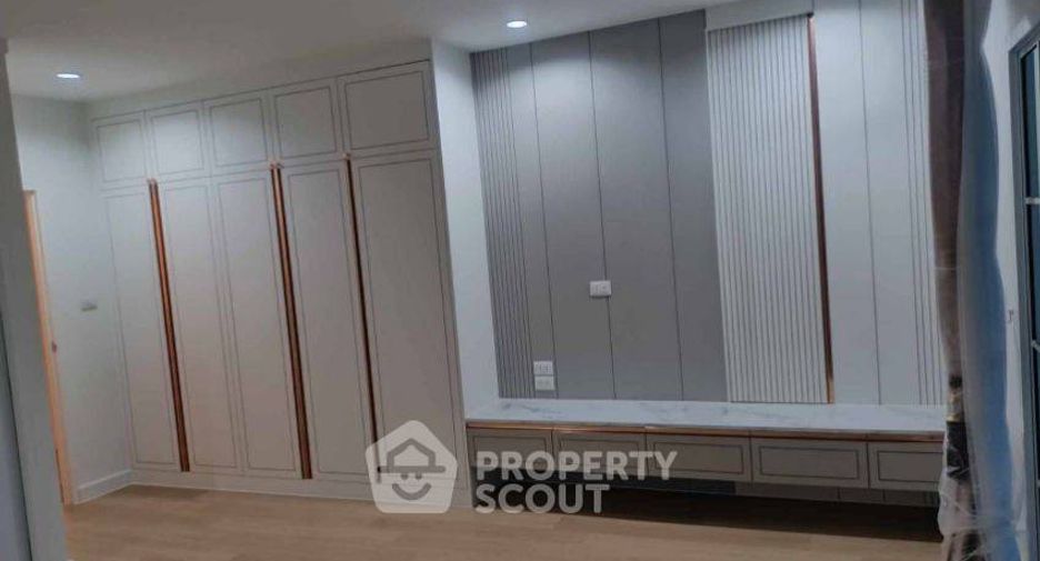 Haus zum Kauf mit 3 Zimmer in Si Racha, Chonburi