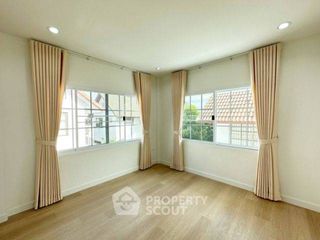 Haus zum Kauf mit 3 Zimmer in Si Racha, Chonburi