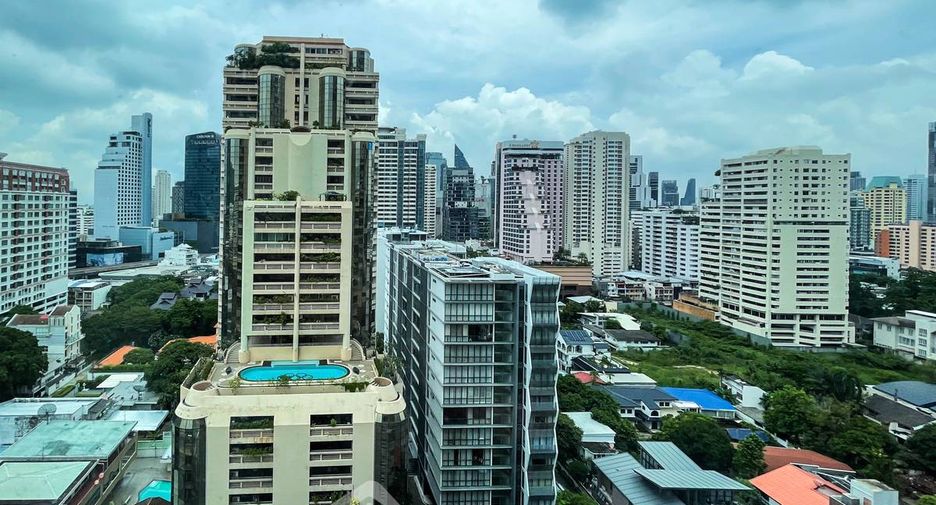 For sale 4 bedrooms condo in Khlong Toei, Bangkok