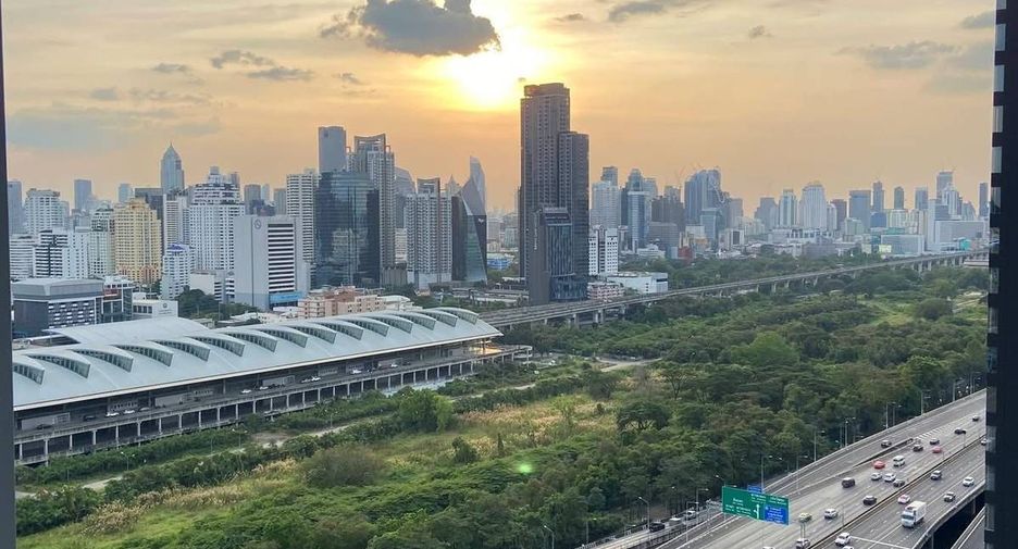 For sale 1 bed condo in Ratchathewi, Bangkok
