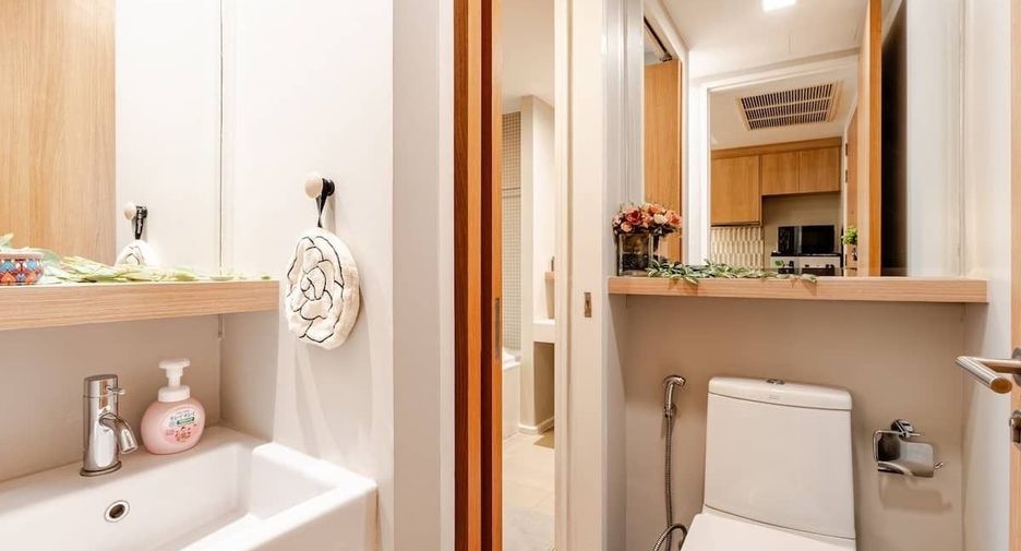 For rent 1 bed condo in Watthana, Bangkok