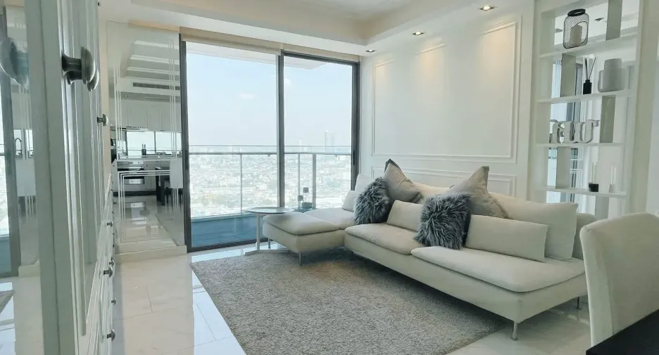 For rent 2 bedrooms condo in Yan Nawa, Bangkok