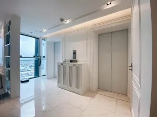 For rent 2 bedrooms condo in Yan Nawa, Bangkok
