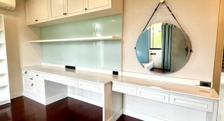 For sale 4 bedrooms house in Phasi Charoen, Bangkok
