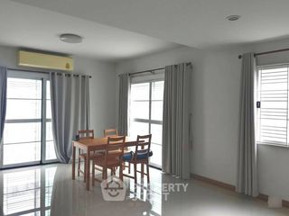 Haus zum Kauf mit 3 Zimmer in Si Racha, Chonburi