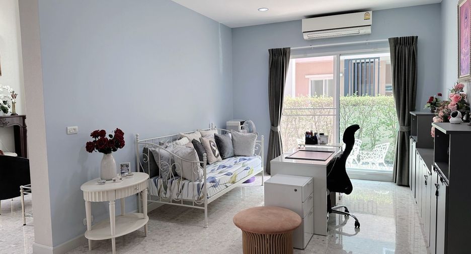 For sale 6 bedrooms house in Khan Na Yao, Bangkok