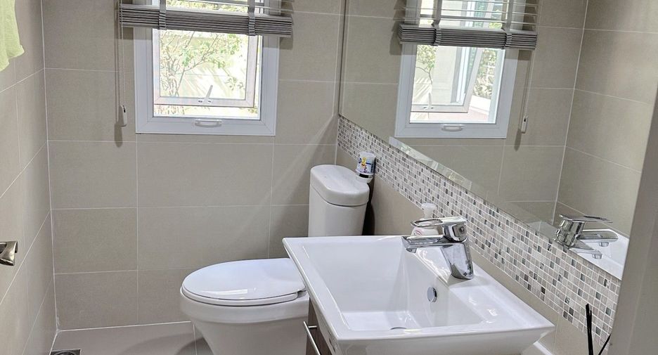 For sale 6 bedrooms house in Khan Na Yao, Bangkok