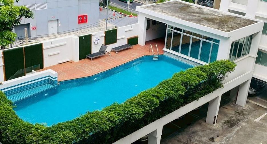 For sale and for rent studio condo in Khlong Toei, Bangkok